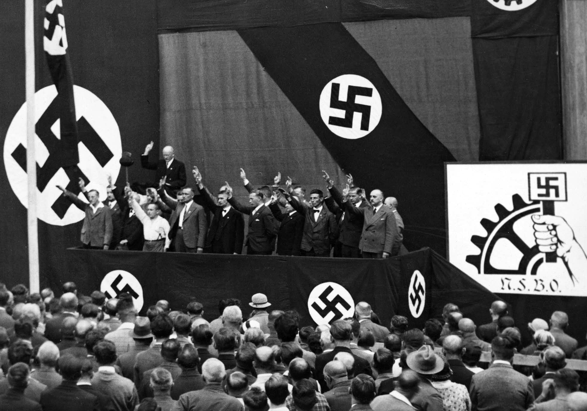 Vereidigung des Vertrauensrates bei Zeiss, 1934 © ZEISS Archiv